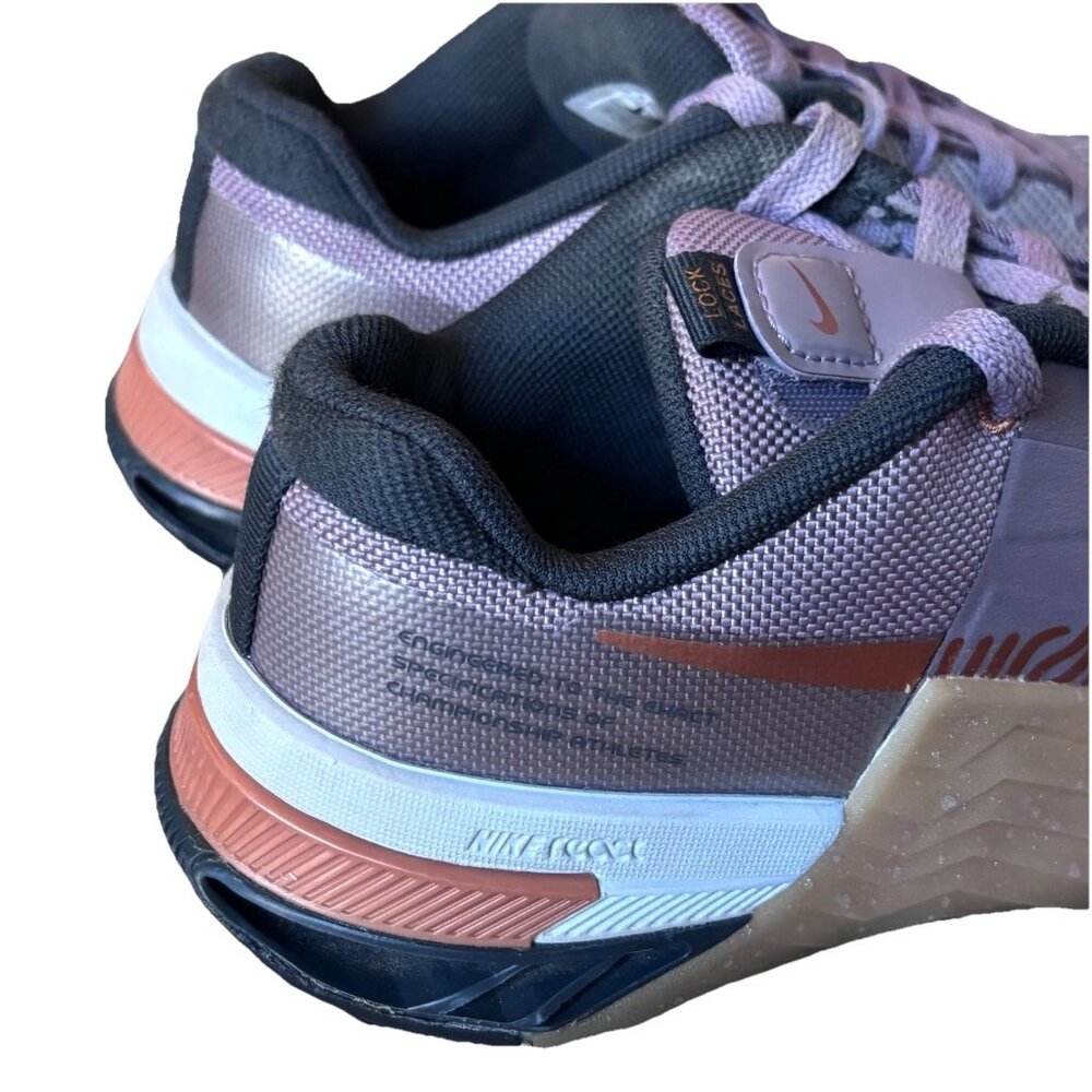 Nike Metcon 8 Premium Purple Smoke Metallic Copper Sneaker Women Size 7.5 - Picture 2 of 16